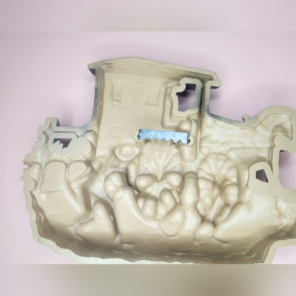 Set of 2 1990s Burwood Amish Horse Buggy Cottage and Amish Farm Wall Ha… - Picture 6 of 8